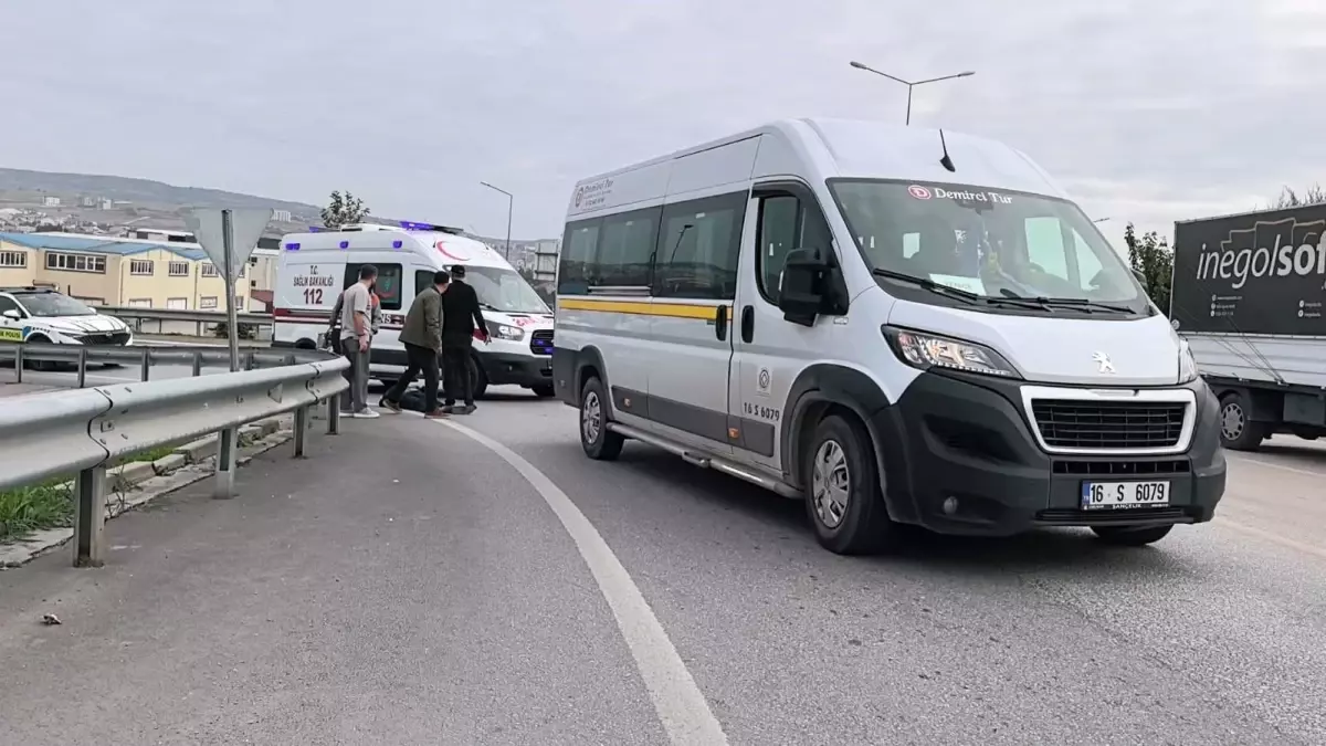 bursada minibus yaya carpti yasli adam agir yarali peYWMgM6.jpg