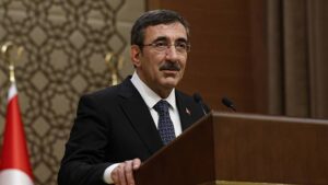 cumhurbaskanligina cevdet yilmaz vekalet edecek TEOgi89e.jpg