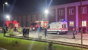 fabrikada baca yangini iki kisi hastaneye kaldirildi AT9K5Czc.jpg