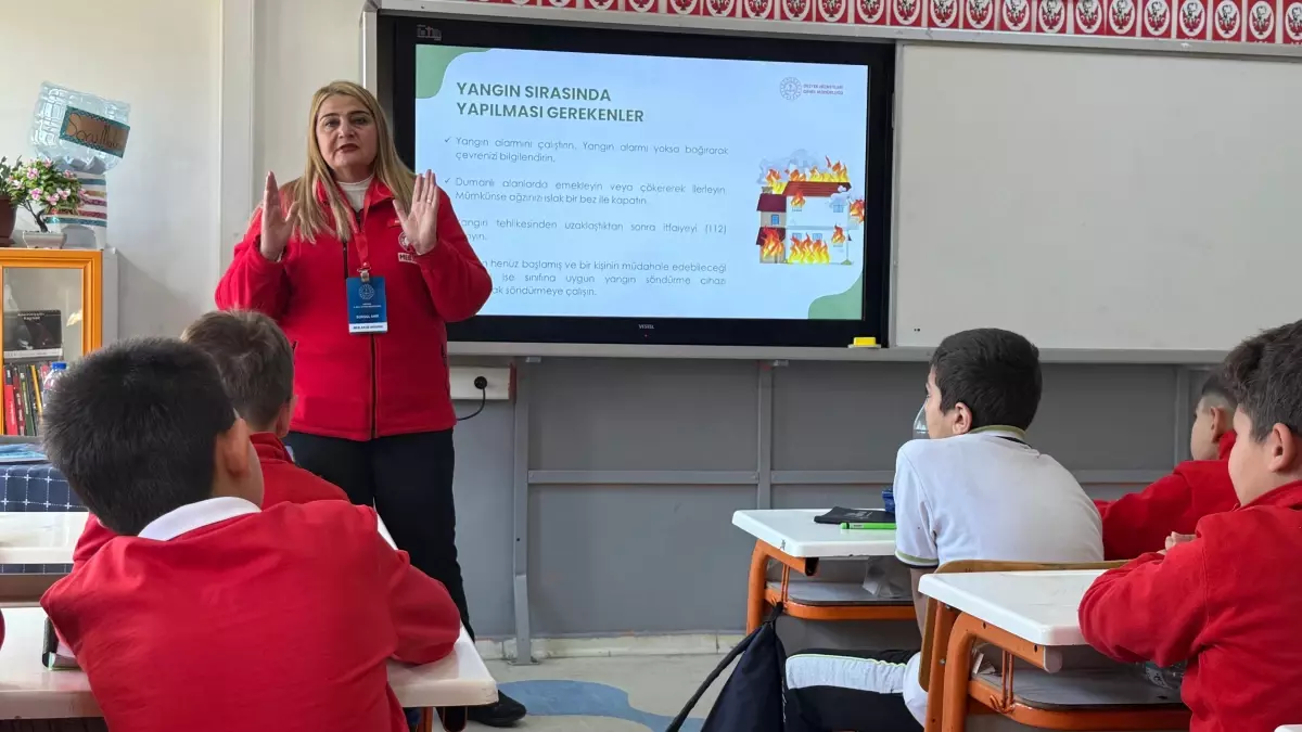 mebden es zamanli tahliye tatbikati 18 milyon ogrenci katildi MV4SbvzP.jpg