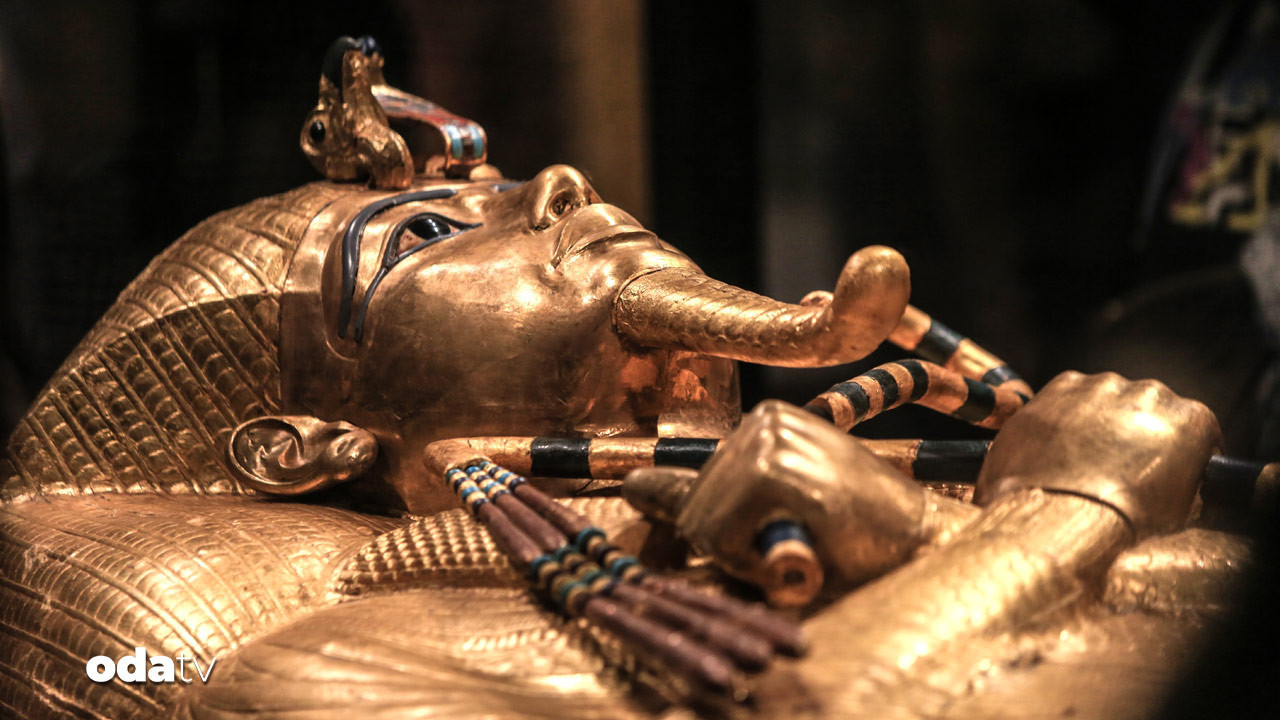 altindan tabut sergilendi kEBel5t8.jpg