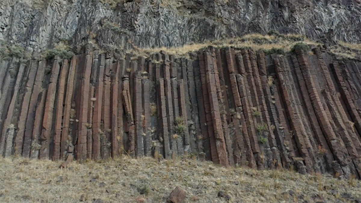 kagizmandaki 7 milyon yillik sutunlar bilimsel literature girdi WuFUa6Lb.jpg