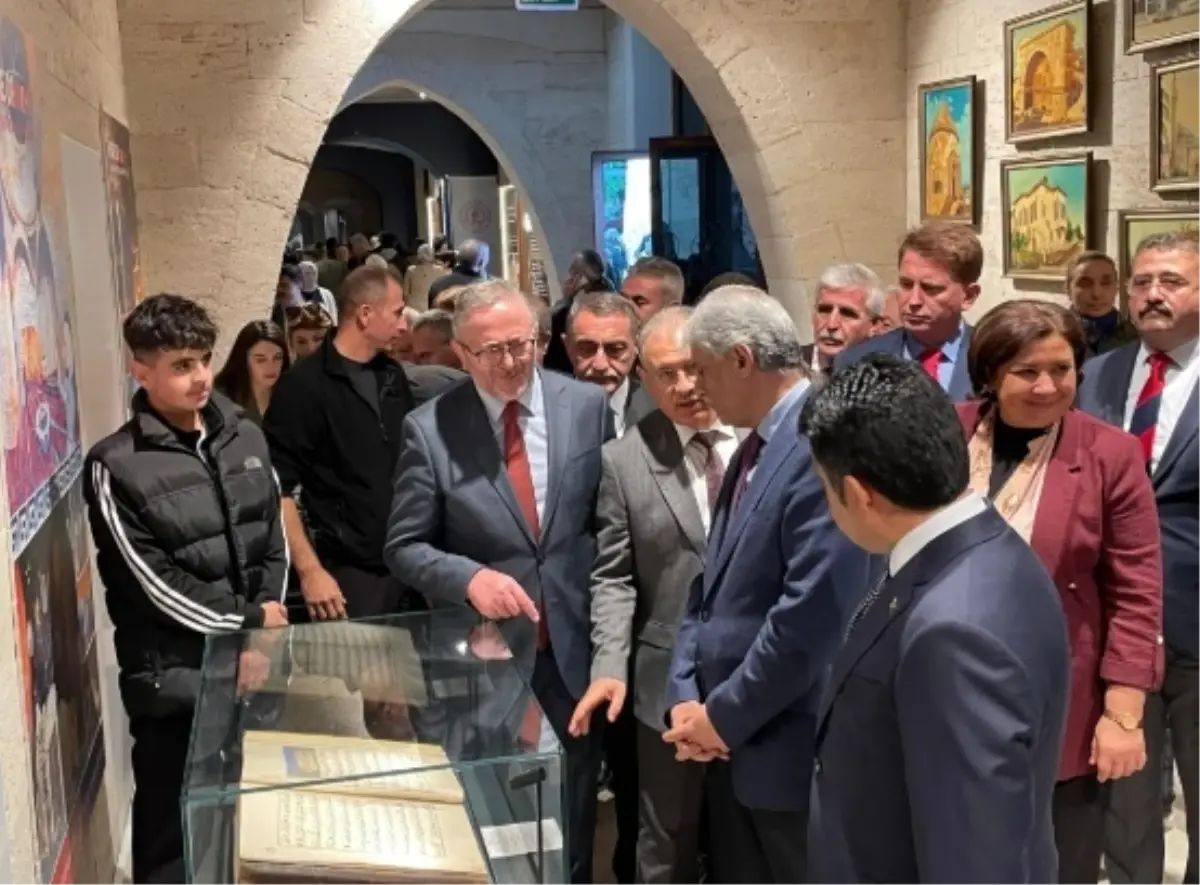 Kırşehir’de Aşık Paşa yazma eserler sergisi açıldı