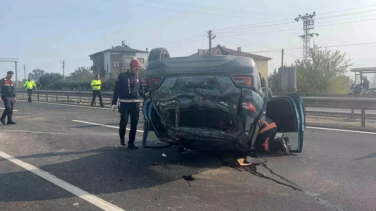 pamukovada otomobil takla atti 2 yarali qaadgXXp.jpg