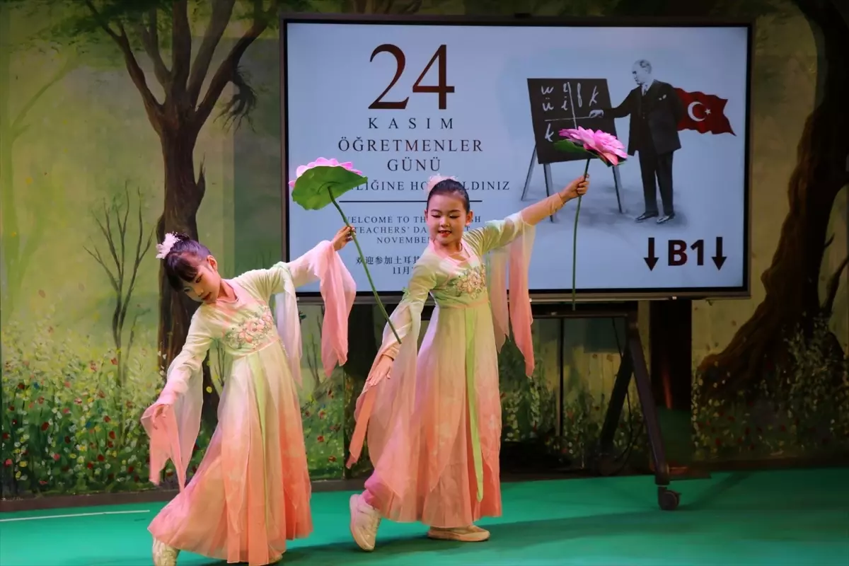 Pekin’de Öğretmenler Günü Kutlandı