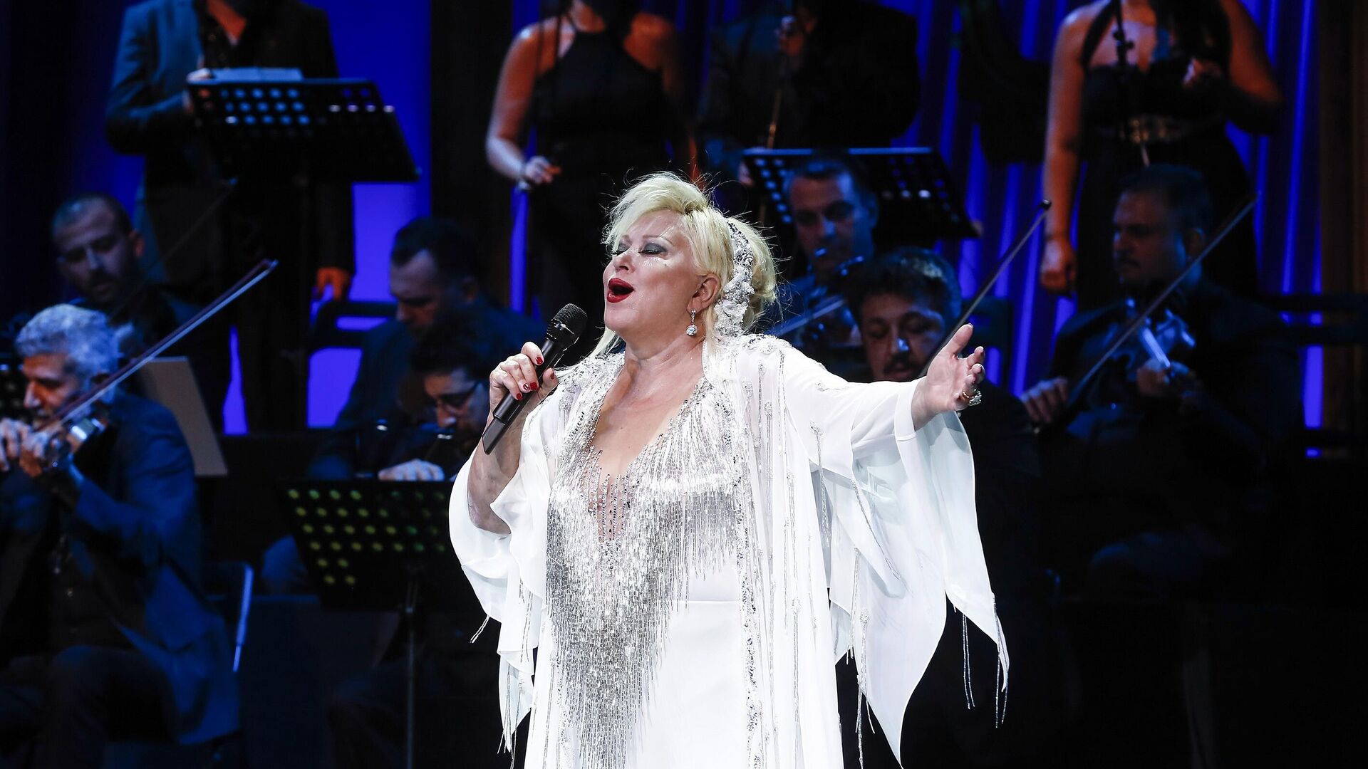 unlu sanatci kalp krizi gecirmisti yogun bakima alindi 5OBG4RdL.jpg